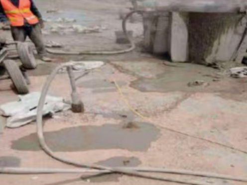 石阡水泥混凝土路面板底注浆技术 路面脱空注浆整治方案